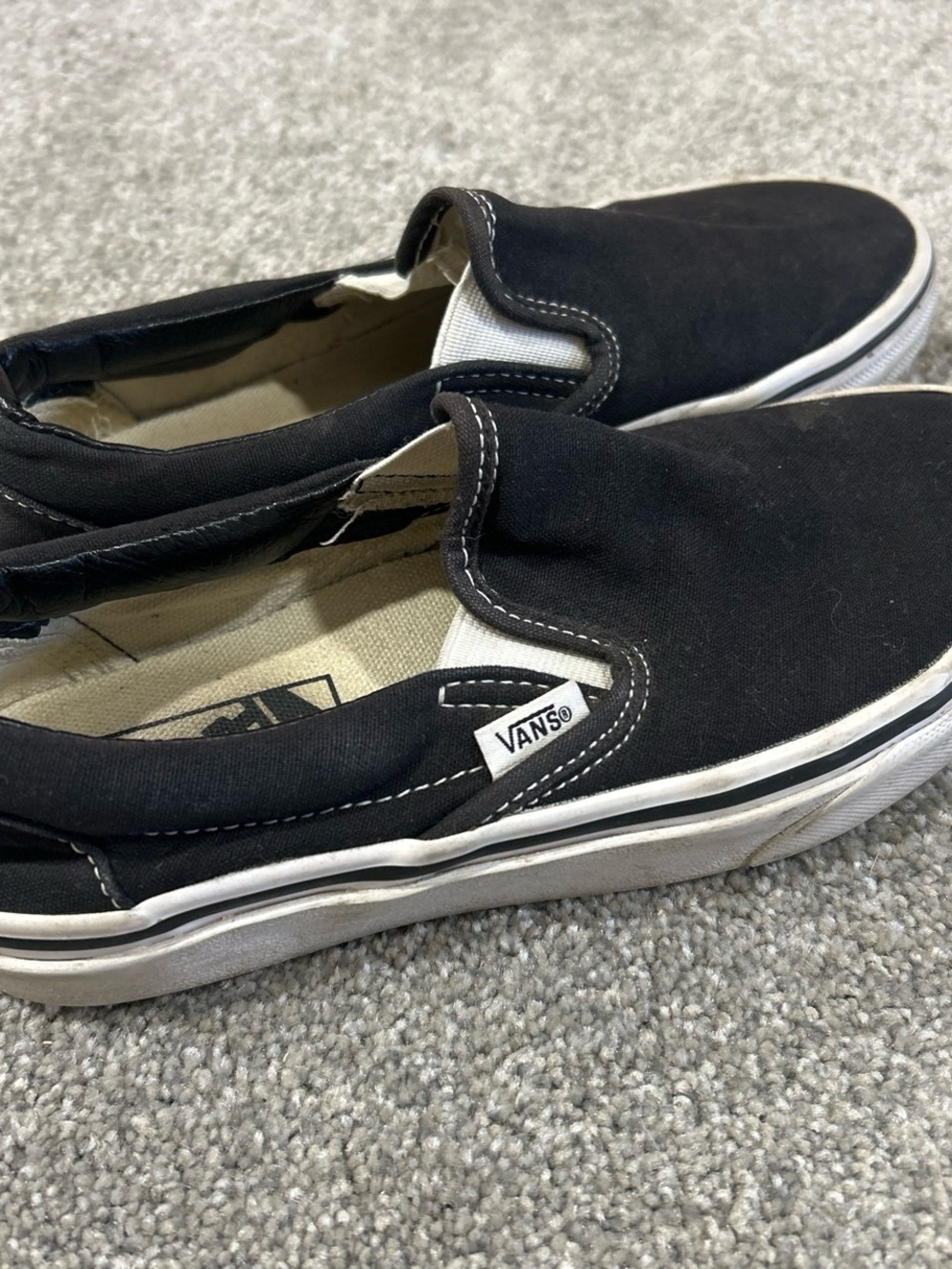 Vans Classic Slip-On Black Shoes       Mens Size 4 Woman’s Size 5.5